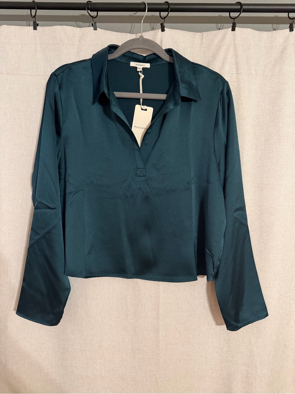 NWT Pleione Teal Satin V-Neck Long Sleeve Blouse
